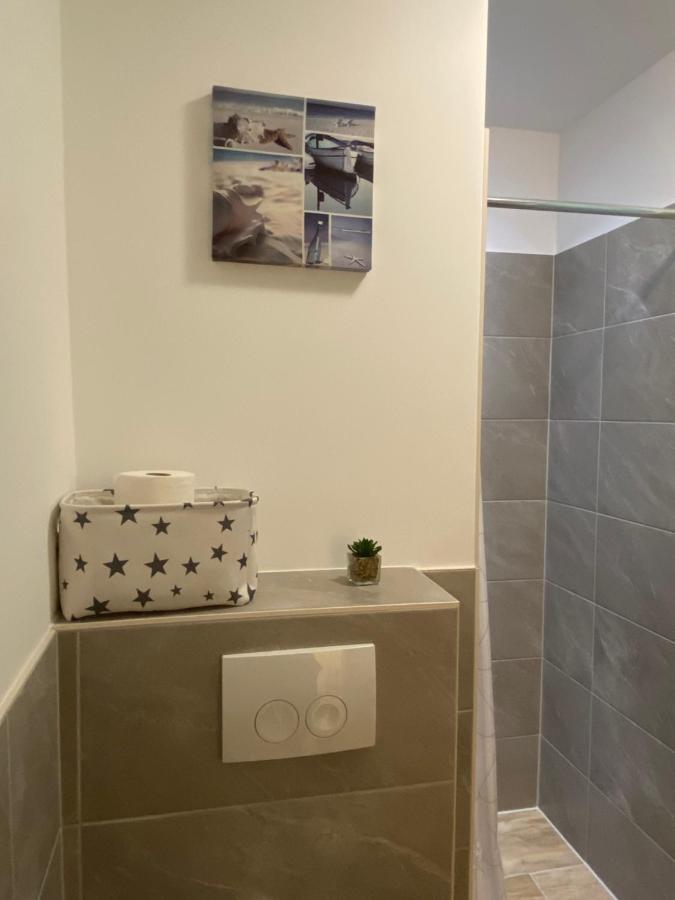 Appartement 1 Mit Kueche Und Neuem Bad, Frisch Saniert Friedrichskoog Exterior foto